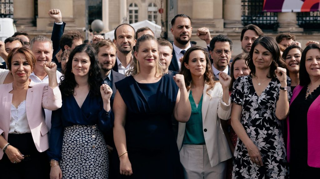 "Veillons déjà à faire respecter le résultat des législatives" : la menace des insoumis de destituer Emmanuel Macron continue de diviser la gauche