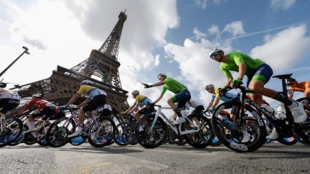 Les Parisiens qui ont boycotté la ville se précipitent chez eux pour participer aux festivités des JO