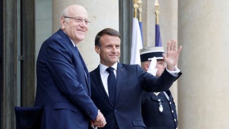 Macron réaffirme l’engagement indéfectible de la France envers le Liban, quatre ans après Beyrouth Emmanuel Macron redit "l'engagement indéfectible" de la France auprès du Liban, quatre ans après l'explosion meurtrière du port de Beyrouth