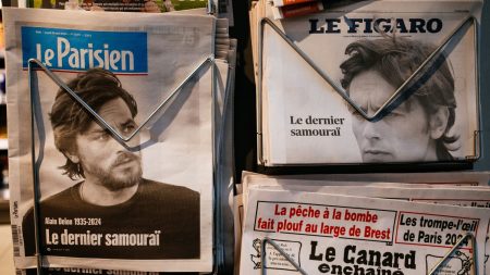 Mort d'Alain Delon : "ein homme fatal", "dernier géant", "grand acteur et grand réactionnaire"... Les réactions des journaux français et internationaux