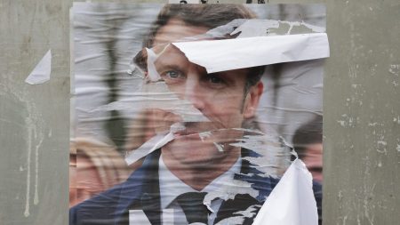 NFP : Des électeurs d’Emmanuel Macron regrettent le ‘bordel’ du refus gouvernemental Reportage
Refus d'un gouvernement du NFP : "C'est un peu le bordel", regrettent certains électeurs d'Emmanuel Macron