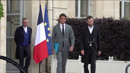 Nomination du Premier ministre : le président rejette l’option d’un gouvernement issu du NFP