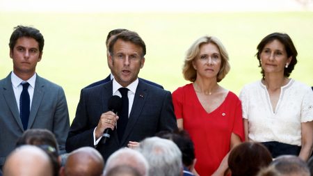 Nommer un Premier ministre en août : Emmanuel Macron après la trêve olympique ? La trêve olympique terminée, Emmanuel Macron va-t-il nommer un Premier ministre en plein mois d'août ?
