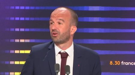 Nouveau gouvernement : "Certains au Parti socialiste essayent d'utiliser n'importe quel prétexte pour fracturer l’unité du Nouveau Front populaire", tacle Manuel Bompard
