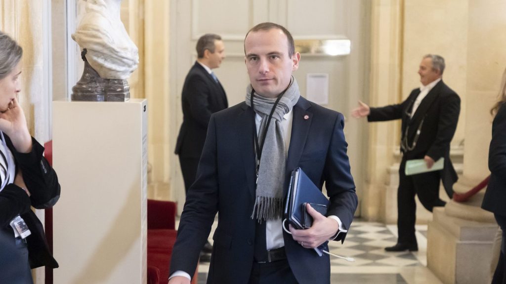Nouveau gouvernement : la droite républicaine "ne souhaite pas être la roue de secours d'un macronisme qui a échoué", dit le député Fabien Di Filippo