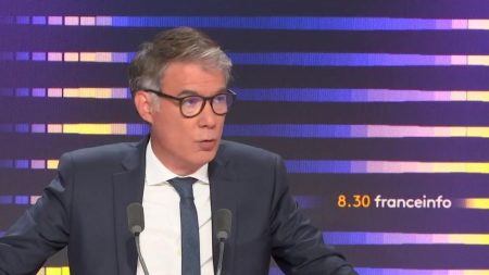 Proche-Orient : Olivier Faure du PS défend le droit de critiquer la politique israélienne sans antisémitisme Proche-Orient : "Critiquer la politique israélienne, ce n’est pas de l’antisémitisme", réagit Olivier Faure, le Premier secrétaire du PS