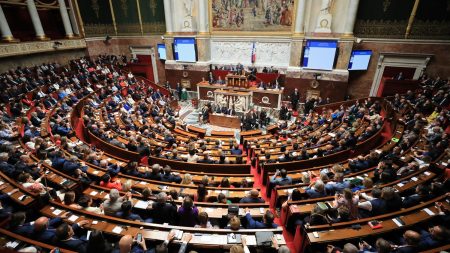 Édito



  

    
      
    
      

  

  
    La proportionnelle aux législatives, une solution miracle pour obliger nos politiques à bâtir des compromis ?

          Alors que personne n'a la majorité absolue à l'Assemblée nationale depuis les élections législatives anticipées en juillet, la question de la proportionnelle revient sur la table.