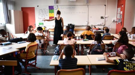 Rentrée scolaire « prête » mais manque « un cap », alerte Audrey Chanonat du SNPDEN-Unsa La rentrée scolaire "est prête depuis longtemps" mais il manque "un cap", alerte Audrey Chanonat, du SNPDEN-Unsa