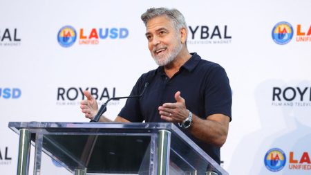 La Russie interdit la fondation de l'acteur américain George Clooney, déclarée "indésirable"