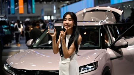 le dernier publié



  

    
      
    
    
    Que sait-on sur les taxes que l’UE veut imposer aux véhicules électriques fabriqués en Chine ?

          C'est une nouvelle étape dans la guerre économique entre Bruxelles et Pékin. Les véhicules chinois vont se voir infliger des droits de douane d'importance au grand dam de Pékin. Il y a de l'électricité dans l'air et pas seulement dans les voitures.
    
    
          Diffusé le 21/08