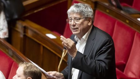Budget : "Nous irons chercher" les lettres de plafond "lundi à Matignon" si elle ne sont pas transmises aux députés, prévient Eric Coquerel