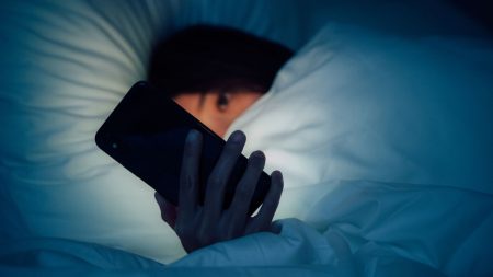 Corée du Sud : les parlementaires déclarent la guerre aux deepfakes pornographiques
          Cette semaine, les députés ont changé la loi pour non seulement punir les individus qui produisent ces images pornographiques, mais également ceux qui les regardent.