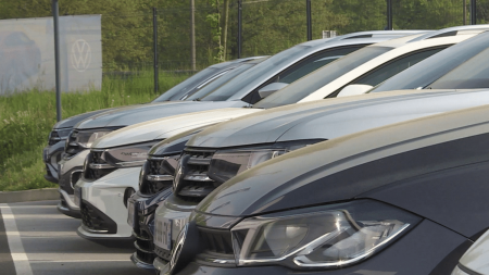 Coup de frein des constructeurs de voitures électriques Voitures électriques : le coup de frein des constructeurs