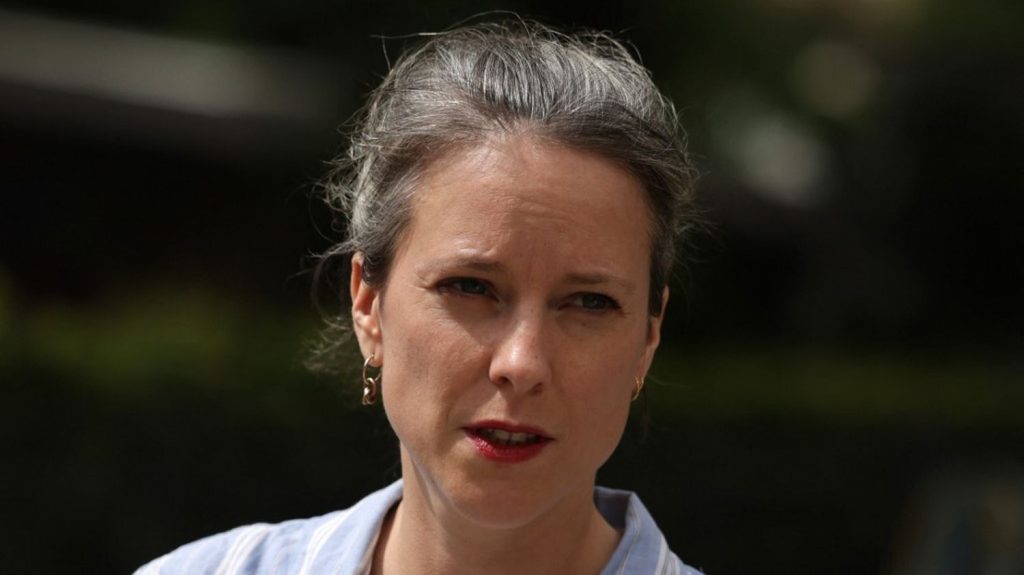 Lucie Castets affirme avoir travaillé bénévolement pour le Nouveau Front populaire