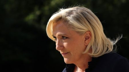 Édito



  

    
      
    
      

  

  
    Rassemblement national : après chaque scrutin, local ou national, Marine Le Pen annonce un grand ménage

          Le RN annonce, en cette rentrée de septembre qu'il se réorganise pour se professionnaliser et qu'il va écarter ses cadres infréquentables. Ce n'est pas la première fois que le parti d'extrême droite fait une annonce comme celle-ci.