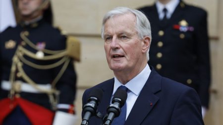 Michel Barnier Premier ministre : "Un homme de conviction et de dialogue", selon la Fondation Schuman Michel Barnier Premier ministre : "C'est un homme de conviction et de dialogue", selon la directrice générale de la Fondation Robert Schuman