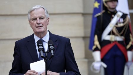 Michel Barnier nommé Premier ministre : ce qu'il faut retenir de sa passation de pouvoir avec Gabriel Attal à Matignon