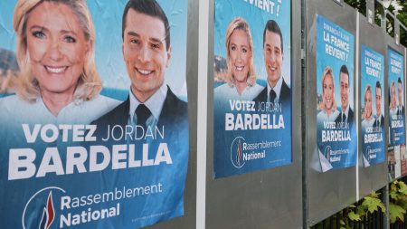 "Ce serait triste ça, mais je voterai toujours RN" : avant le procès des assistants parlementaires, ces électeurs assurent qu'ils resteront "fidèles" au parti de Marine Le Pen