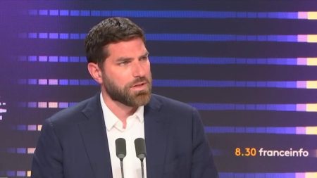 "On montrera la légalité et la bonne foi qui est la nôtre", se défend Vincent Jeanbrun, maire LR de l'Haÿ-les-Roses, visé par une enquête pour prise illégale d'intérêts