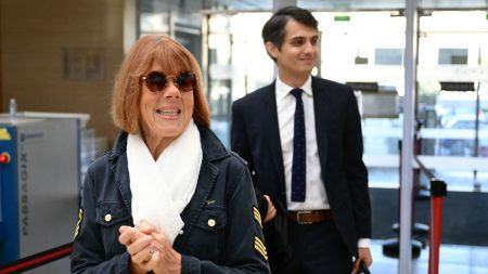 "Qu'elle sente l’amour que nous lui portons" : au procès des viols de Mazan, une association australienne adresse un cadeau à Gisèle Pelicot