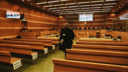 Reportage




  

    
      
    
  
  "Où commence le voyeurisme ?" : à travers l'affaire des viols de Mazan, la délicate question des images diffusées lors d'un procès