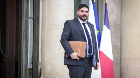 Budget 2025 : délai de carence, remboursement...  Le gouvernement veut revoir les règles des arrêts maladie dans la fonction publique