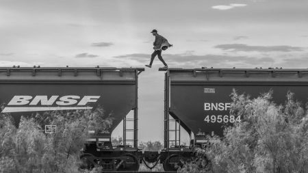 Des photographies capturent le voyage déchirant des migrants tentant d’atteindre les États-Unis