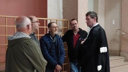 Septuagénaire acquitté après avoir tué sa femme malade : "Que les gens condamnés à la maladie ne soient pas condamnés à l'agonie", réclame le député Olivier Falorni