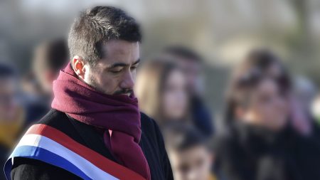 Andy Kerbrat interpellé pour drogue : un médecin plaide contre le regard moral sur l’addiction Le député Andy Kerbrat interpellé en possession de drogue : "Il faut sortir du regard moral sur l'addiction", plaide un médecin addictologue