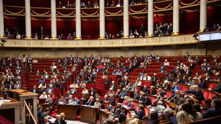Édito



  

    
      
    
      

  

  
    Assemblée nationale : qui a tué le front républicain ?

          En l'absence d'entente entre le Nouveau Front populaire, les macronistes et LR, le Rassemblement national semble avoir droit de vie ou de mort sur tous les gouvernements.