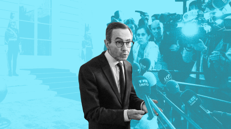 "Il ne fait que de la com et ça tend tout le monde" : Bruno Retailleau, la "jambe droite" de Michel Barnier qui donne des crampes aux macronistes