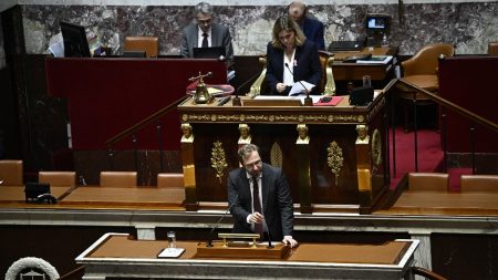 Budget 2025 : 60 milliards d’économies pourraient réduire de moitié la croissance, selon A.-L. Delatte Budget 2025 : les 60 milliards d'euros d'économies "vont réduire la croissance de moitié" , estime Anne-Laure Delatte, économiste au CNRS