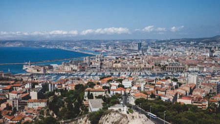 Cour des comptes critique le suivi « indigent » du plan d’investissement gouvernemental à Marseille La Cour des comptes étrille le gouvernement pour le suivi "indigent" de son plan d'investissement à Marseille