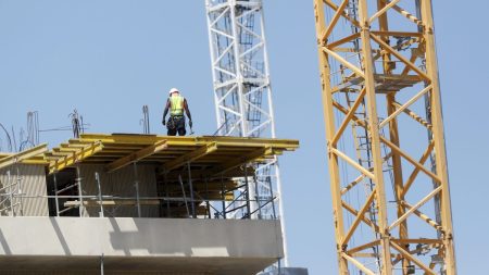 Darmanin : débat sur le temps de travail en France et l’avenir des 35 heures Infographies
"Mettre fin définitivement aux 35 heures" : trois questions sur le temps de travail des Français après les déclarations de Gérald Darmanin