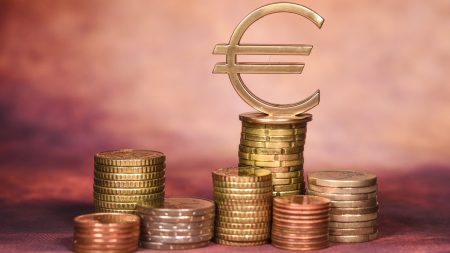 France : Faut-il taxer banques et assurances comme l’Italie ? Avis d’un économiste. Et si la France taxait les banques et les assurances, comme vient de le décider l’Italie ? Trois questions à un économiste