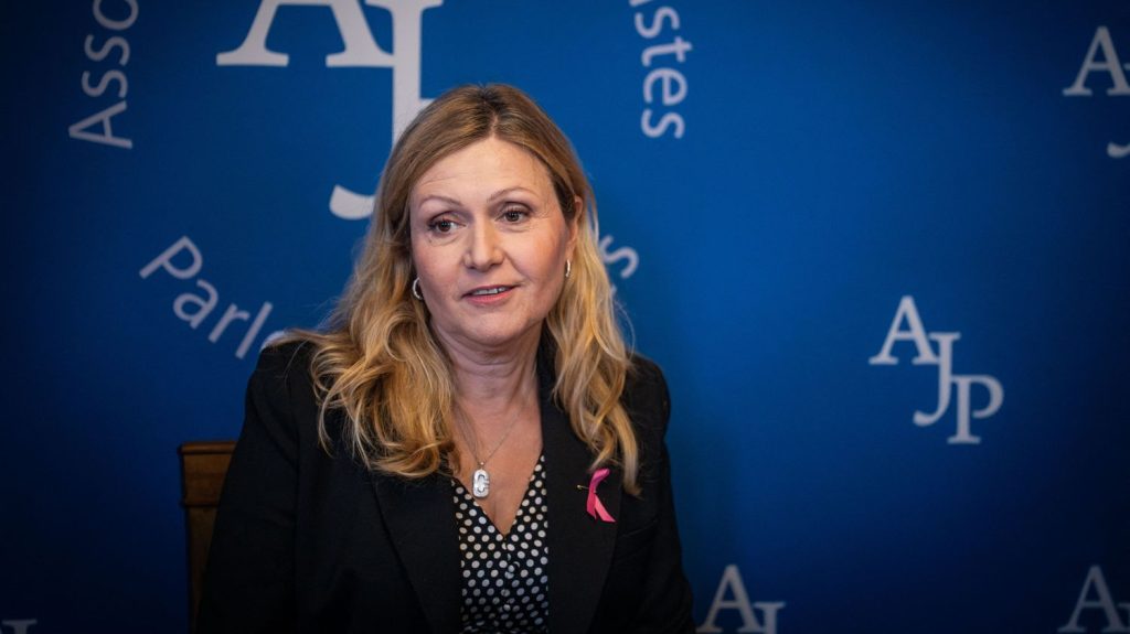 Guerre au Proche-Orient : Yaël Braun-Pivet affirme qu'elle a déposé "une trentaine de plaintes pour des faits antisémites" depuis l'été 2022