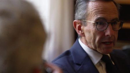 Immigration : Bruno Retailleau propose de recourir à des pays de transit