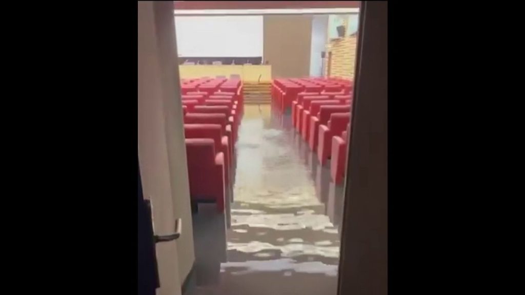 Dépression Kirk : l'Assemblée nationale inondée