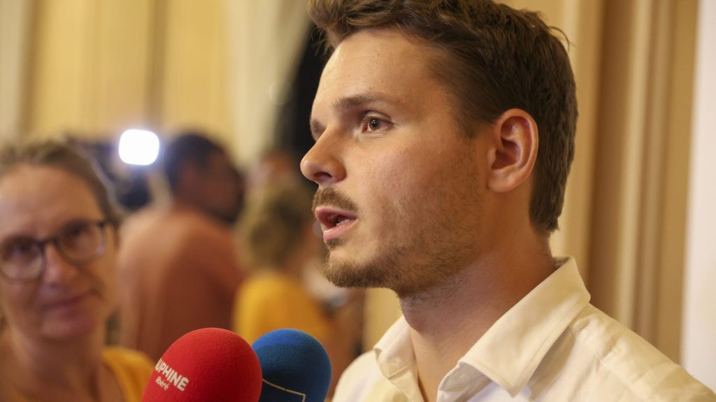 LFI Hugo Prevost démissionne suite à des accusations de violences sexuelles Le député LFI Hugo Prevost, accusé de violences sexuelles, annonce sa démission
