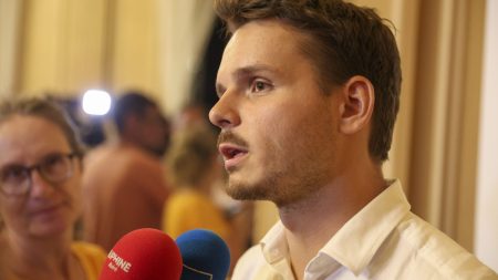 LFI Hugo Prevost démissionne suite à des accusations de violences sexuelles Le député LFI Hugo Prevost, accusé de violences sexuelles, annonce sa démission