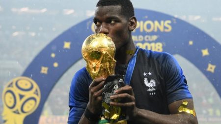 Le milieu de terrain français Pogba s'engage à se battre pour un rôle à la Juventus après la fin de l'interdiction des drogues