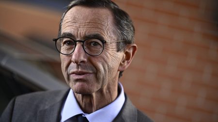 Nouvelle loi immigration : l’association J’accueille accuse Bruno Retailleau de faire du "Donald Trump"