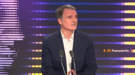 Narcotrafic à Grenoble : "Au lieu de s'attaquer aux problèmes de fond, monsieur Retailleau nous promène", s'agace le maire écologiste Eric Piolle