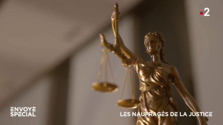:
    Vidéo




  

    
      
    
  
  Les naufragés de la justice