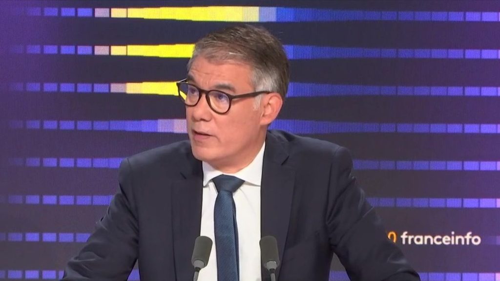 Parti socialiste : "Je ne vais pas maintenant déclencher un congrès en plein débat budgétaire", lance Olivier Faure