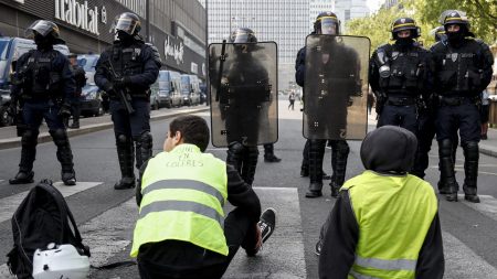 Policier soupçonné d'avoir éborgné un "gilet jaune" en 2019 : une juge d'instruction ordonne un procès devant une cour départementale
