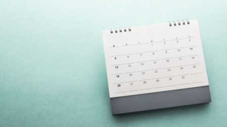 Semaine de quatre jours : il est trop tôt pour légiférer, selon un rapport parlementaire

          La semaine de quatre jours : un rapport parlementaire publié cette semaine préconise d'attendre. Un sujet qui suscite des débats passionnés. Les entreprises qui ont choisi cette organisation du travail "sont peu nombreuses à revenir en arrière", selon le rapporteur de la mission.