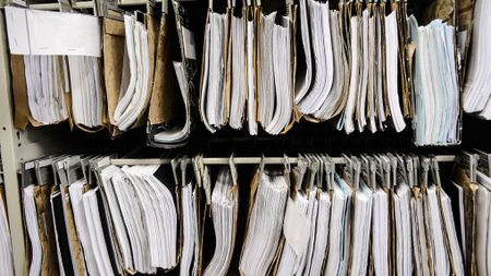 Charge administrative : le Sénat vote le projet de loi sur la simplification de la vie économique

          Ce projet de loi, adopté mardi au Sénat, entend alléger une charge administrative jugée trop lourde par l'ensemble des acteurs économiques.