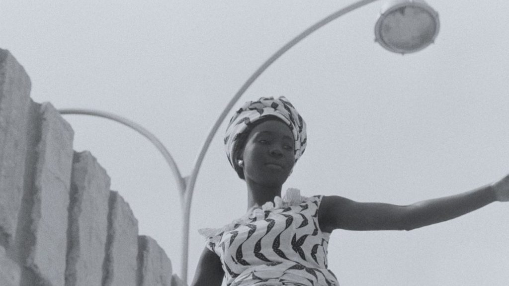 Cinq choses à savoir sur "La Noire de...", le premier long-métrage du "père du cinéma africain" Ousmane Sembène