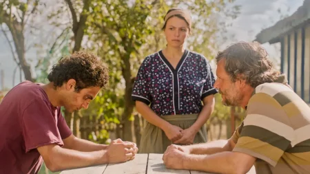 :
    le dernier publié



  

    
      
    
    
    "Trois kilomètres jusqu'à la fin du monde" et le poison de l'homophobie

          Les sorties cinéma de la semaine, par Thierry Fiorile et Matteu Maestracci, avec "Trois kilomètres jusqu'à la fin du monde" d'Emanuel Pârvu, acteur et réalisateur roumain, et "Fario" de Lucie Prost.
    
    
          Diffusé le 26/10